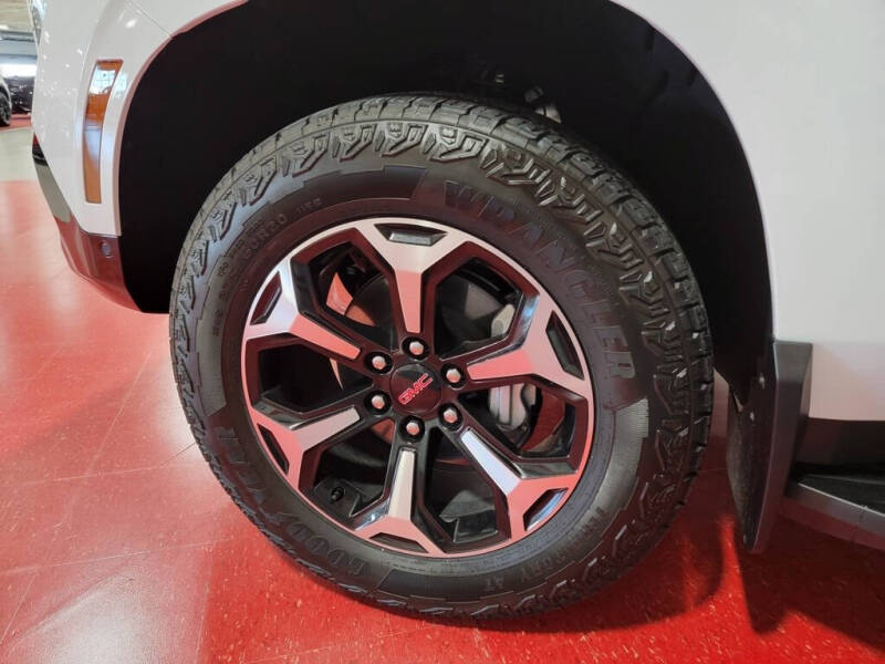 2025 GMC Yukon XL AT4