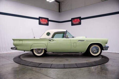 1957 Ford Thunderbird
