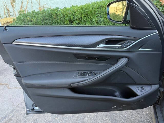 2023 BMW 5 Series 530i