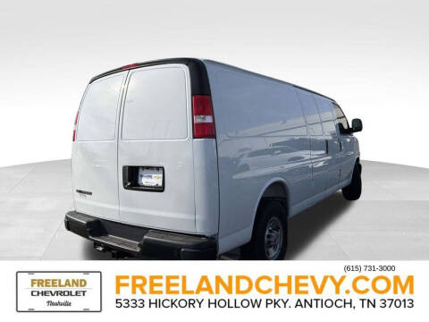 2025 Chevrolet Express 3500