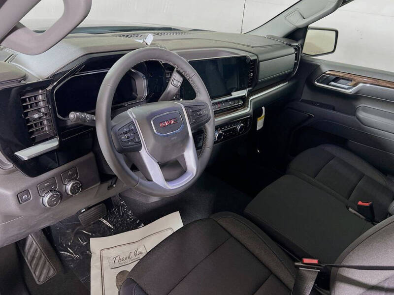 2026 GMC Sierra 1500 Elevation Standard