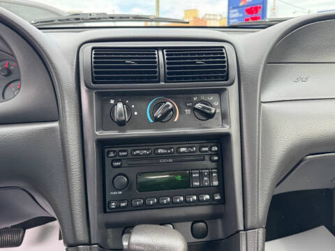 2004 Ford Mustang