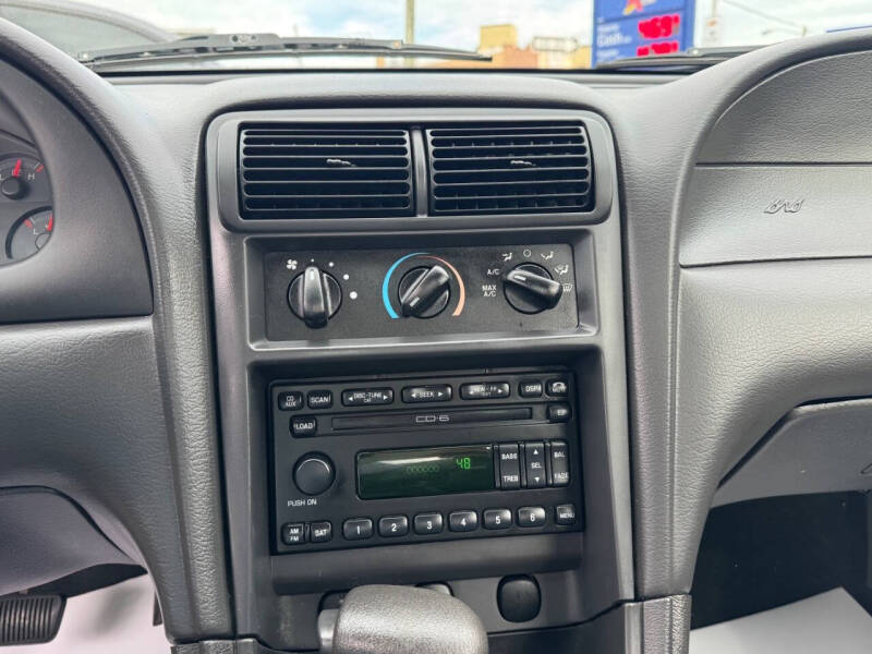2004 Ford Mustang