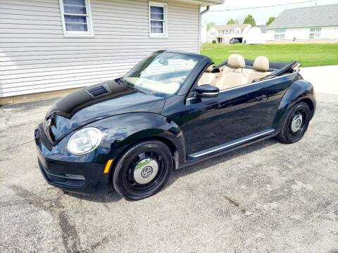 2014 Volkswagen Beetle Convertible for sale at CALDERONE CAR & TRUCK in Whiteland IN