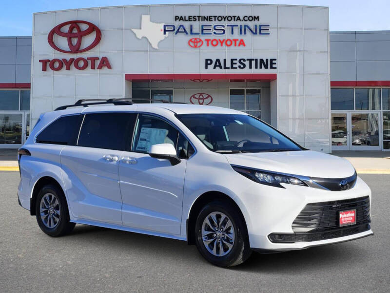 2026 Toyota Sienna LE 8-Passenger