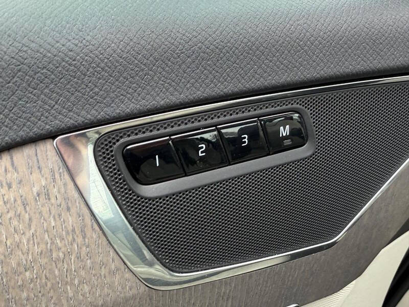 2023 Volvo XC90 B5 Plus Bright Theme