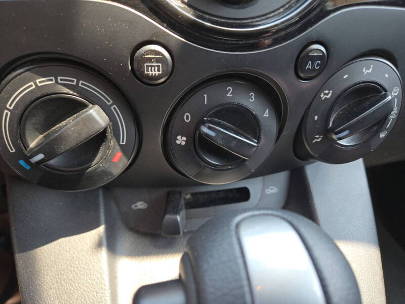 2013 Mazda MAZDA2 Sport