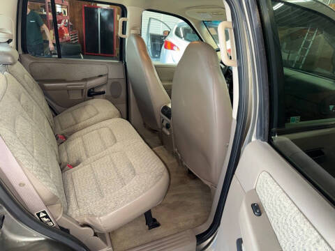2002 Ford Explorer XLS