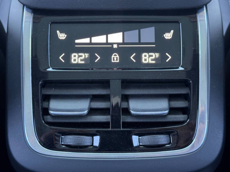 2024 Volvo XC90 B6 Ultimate Bright Theme 7P