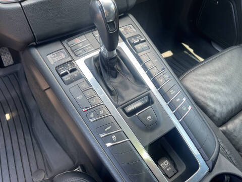 2017 Porsche Macan S