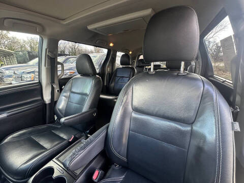 2018 Toyota Sienna SE 8-Passenger