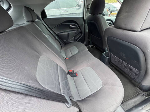 2016 Kia Rio 5-Door LX