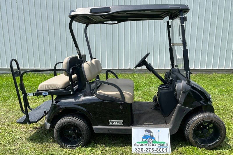 2012 E-Z-GO RXV 4