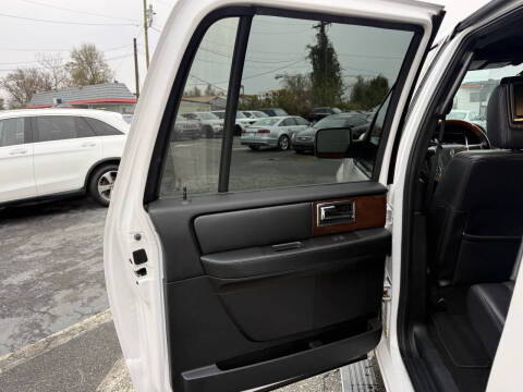 2017 Lincoln Navigator L Select