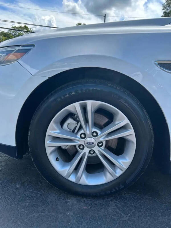 2019 Ford Taurus SE