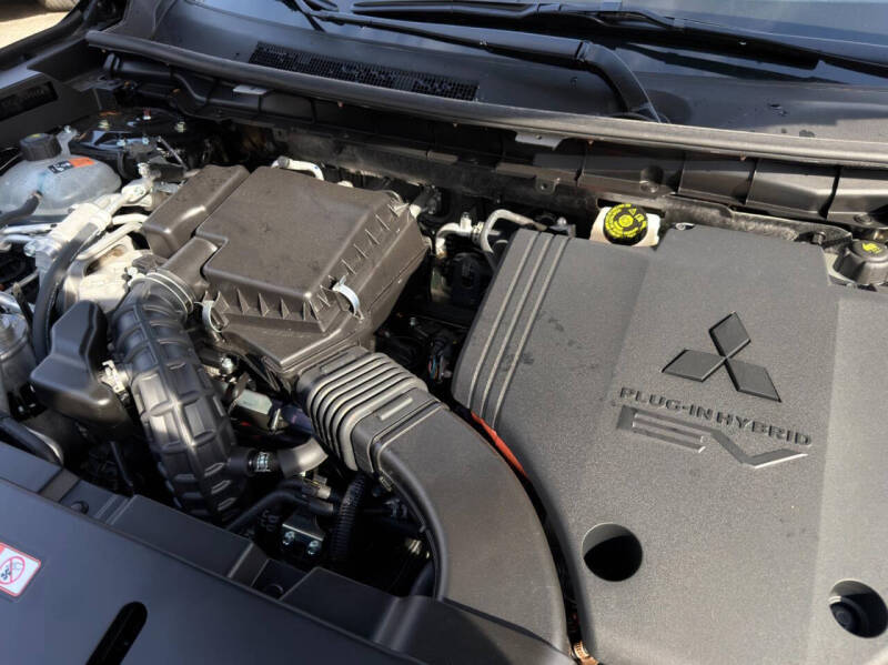 2025 Mitsubishi Outlander PHEV SEL