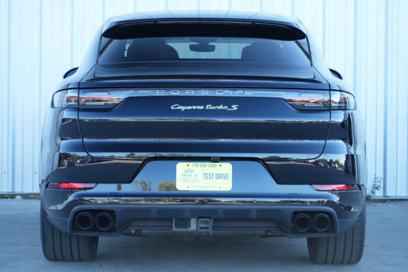 2021 Porsche Cayenne Turbo S E-Hybrid Coupe
