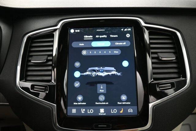 2025 Volvo XC90 B5 Plus Bright Theme