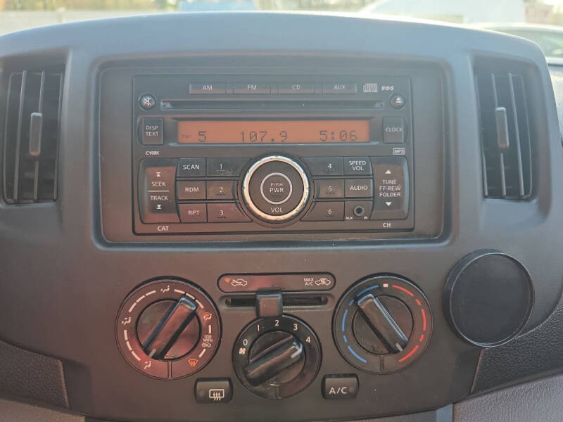 2017 Nissan NV200 SV