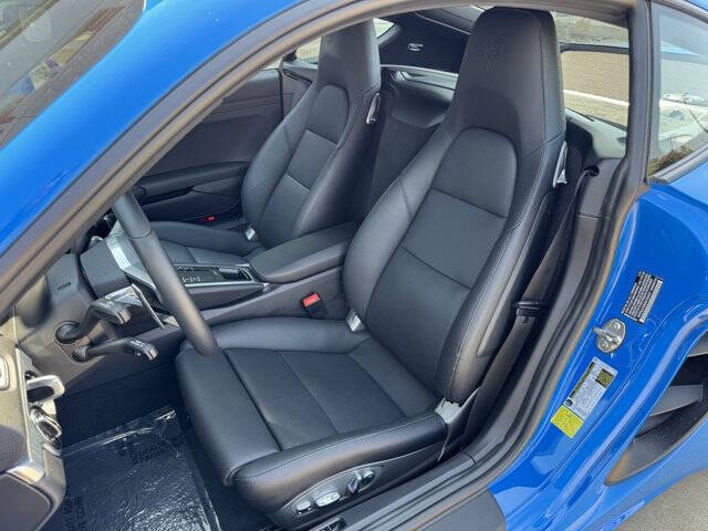 2025 Porsche 718 Cayman