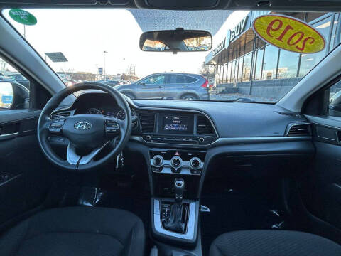 2019 Hyundai Elantra SE