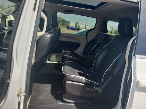 2023 Chrysler Pacifica Plug-In Hybrid Limited