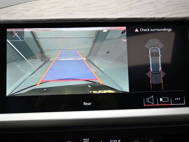 2024 Audi Q4 e-tron quattro Premium 50