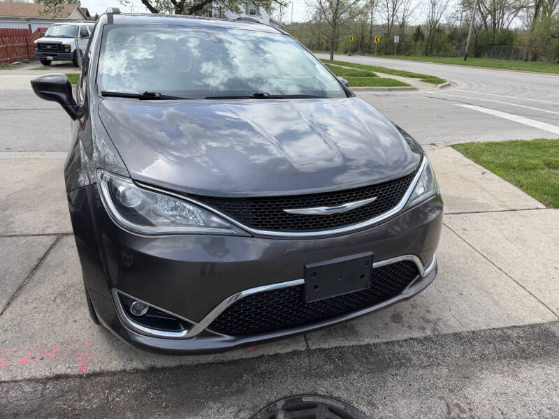 2017 Chrysler Pacifica Touring-L Plus