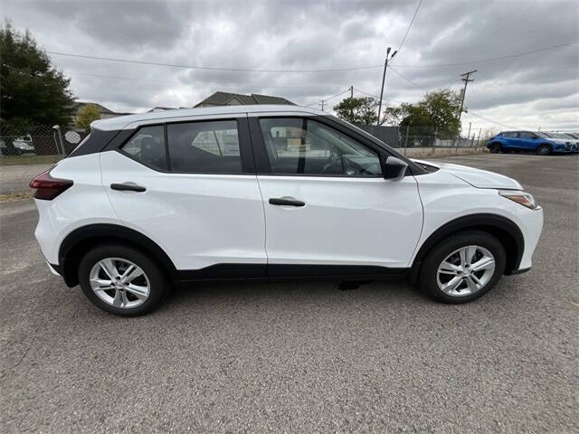 2025 Nissan Kicks Play S