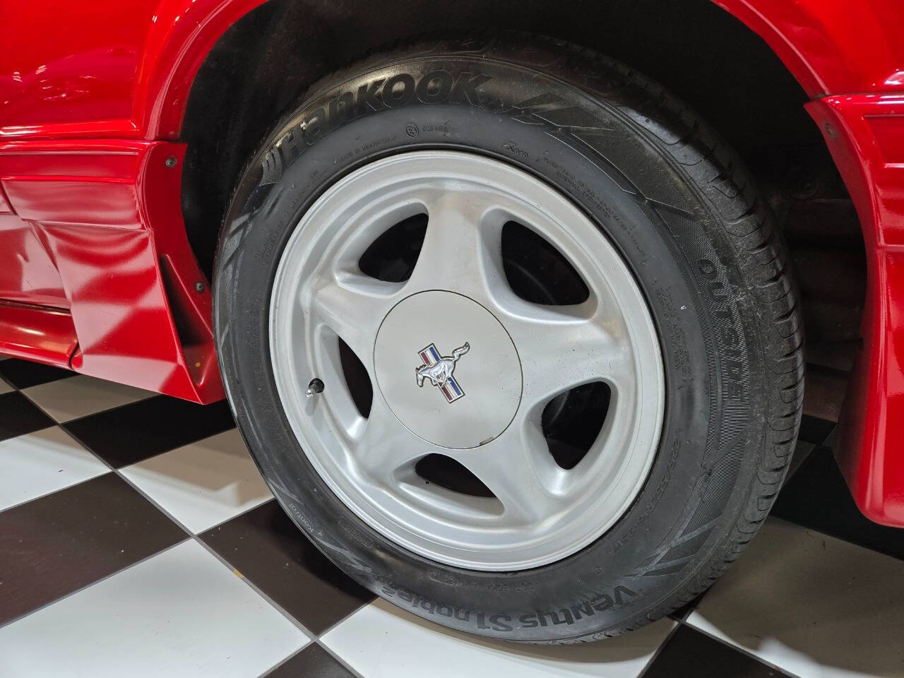 1992 Ford Mustang 15