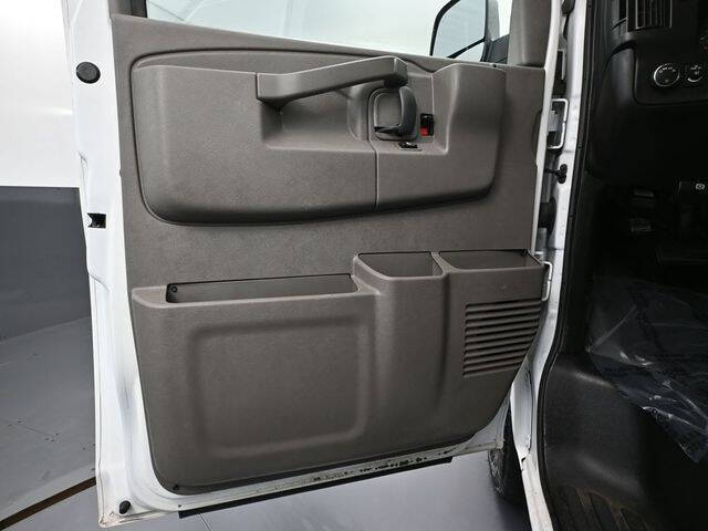 2022 Chevrolet Express 2500