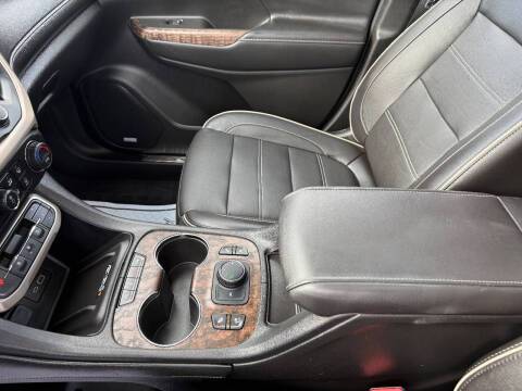 2020 GMC Acadia Denali