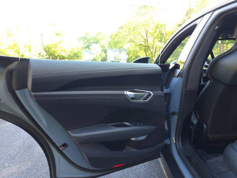 2023 Audi e-tron GT quattro Premium Plus