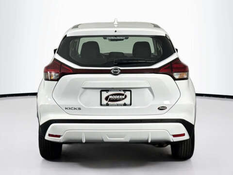 2023 Nissan Kicks S