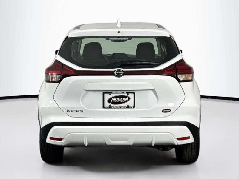 2023 Nissan Kicks S