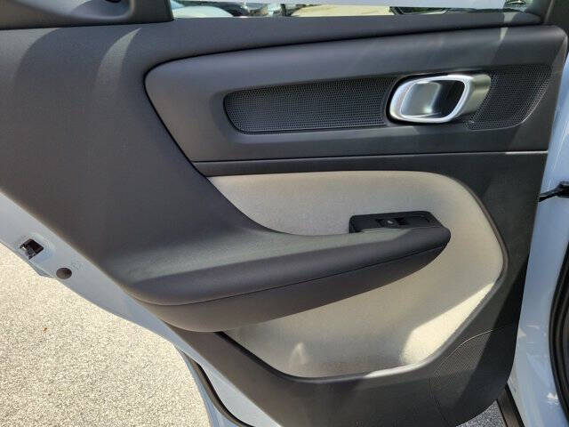 2026 Volvo XC40 B5 Ultra