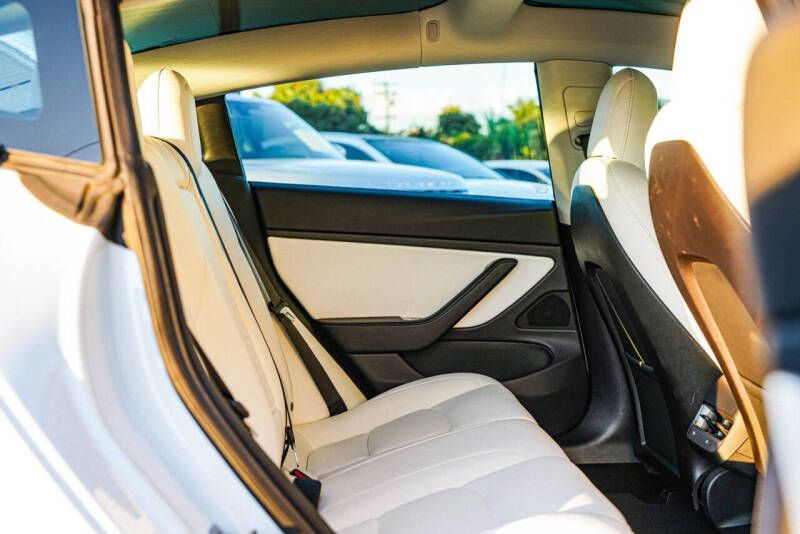 2019 Tesla Model 3 Long Range