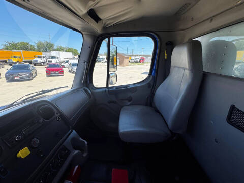 2017 Freightliner M2 106