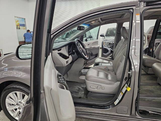 2017 Toyota Sienna XLE 7-Passenger