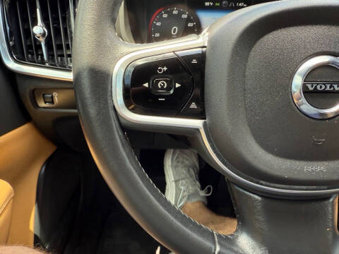 2017 Volvo S90 T6 Momentum