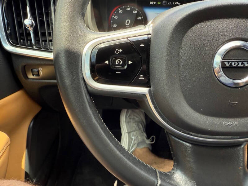 2017 Volvo S90 T6 Momentum