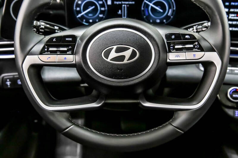 2025 Hyundai Elantra Hybrid Limited