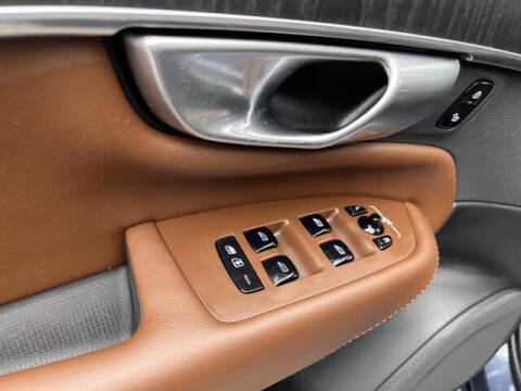 2024 Volvo XC90 B6 Ultimate Bright Theme 7P