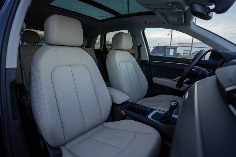 2020 Audi Q3 quattro Premium 45 TFSI