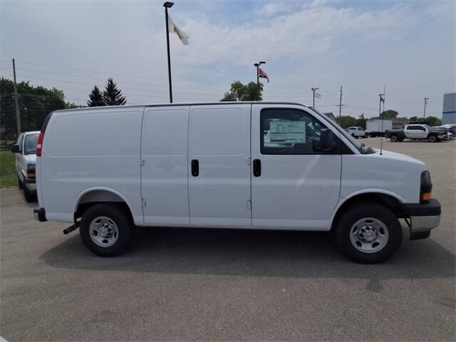 2025 Chevrolet Express 3500