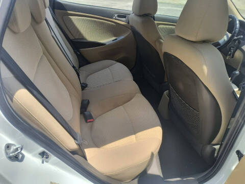 2013 Hyundai Accent GLS