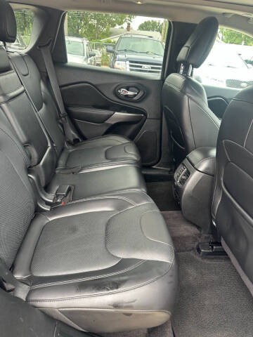 2019 Jeep Cherokee Overland