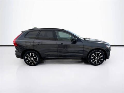 2025 Volvo XC60 B5 Plus Dark Theme