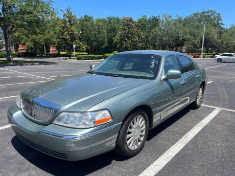 2004 Lincoln Town Car for sale at Carlotta Auto Sales in Tampa FL