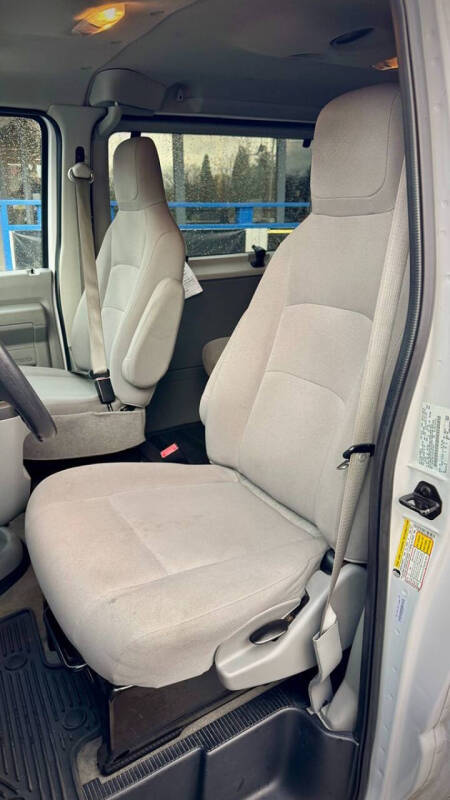 2013 Ford E-Series E-350 SD XLT